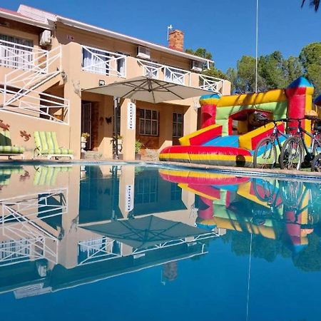 Victoria Oaks Guesthouse Victoria West المظهر الخارجي الصورة