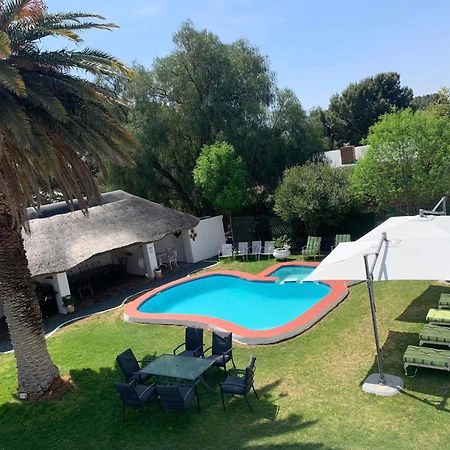 Victoria Oaks Guesthouse Victoria West المظهر الخارجي الصورة